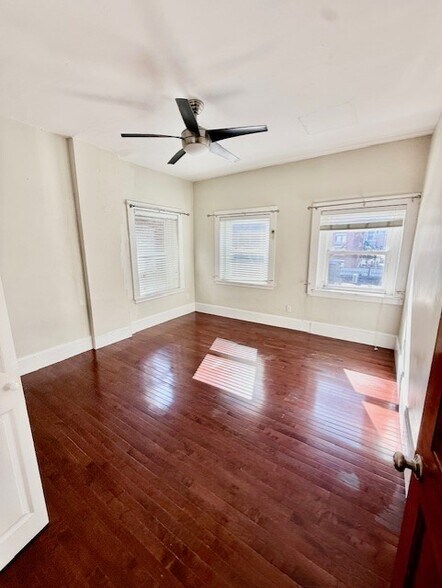 Building Photo - 164 Prince St