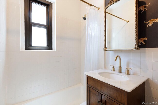 Building Photo - 76-66 Austin St