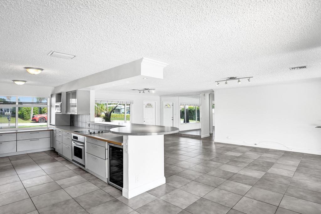 Building Photo - 2632 SE 10th Ct