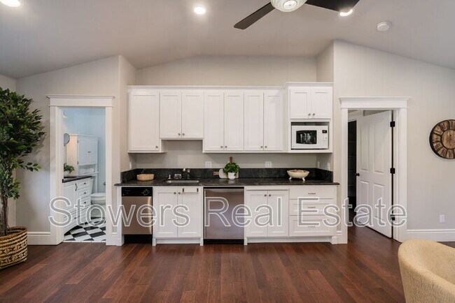 Building Photo - 775 Kirkcrest Rd