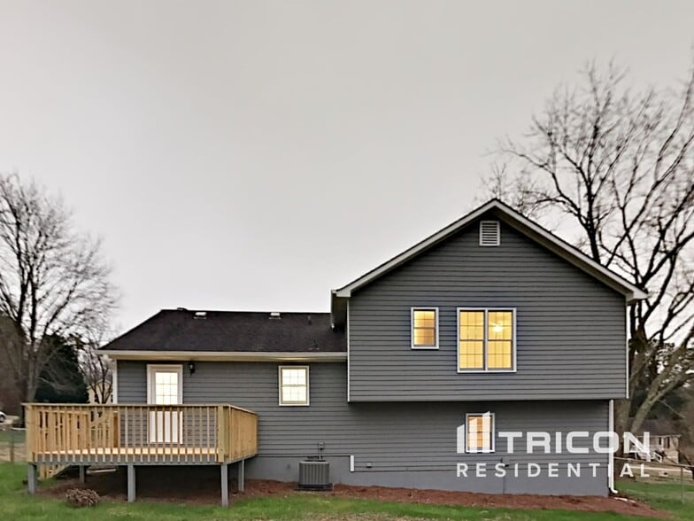Building Photo - 48 Sumer Ln S
