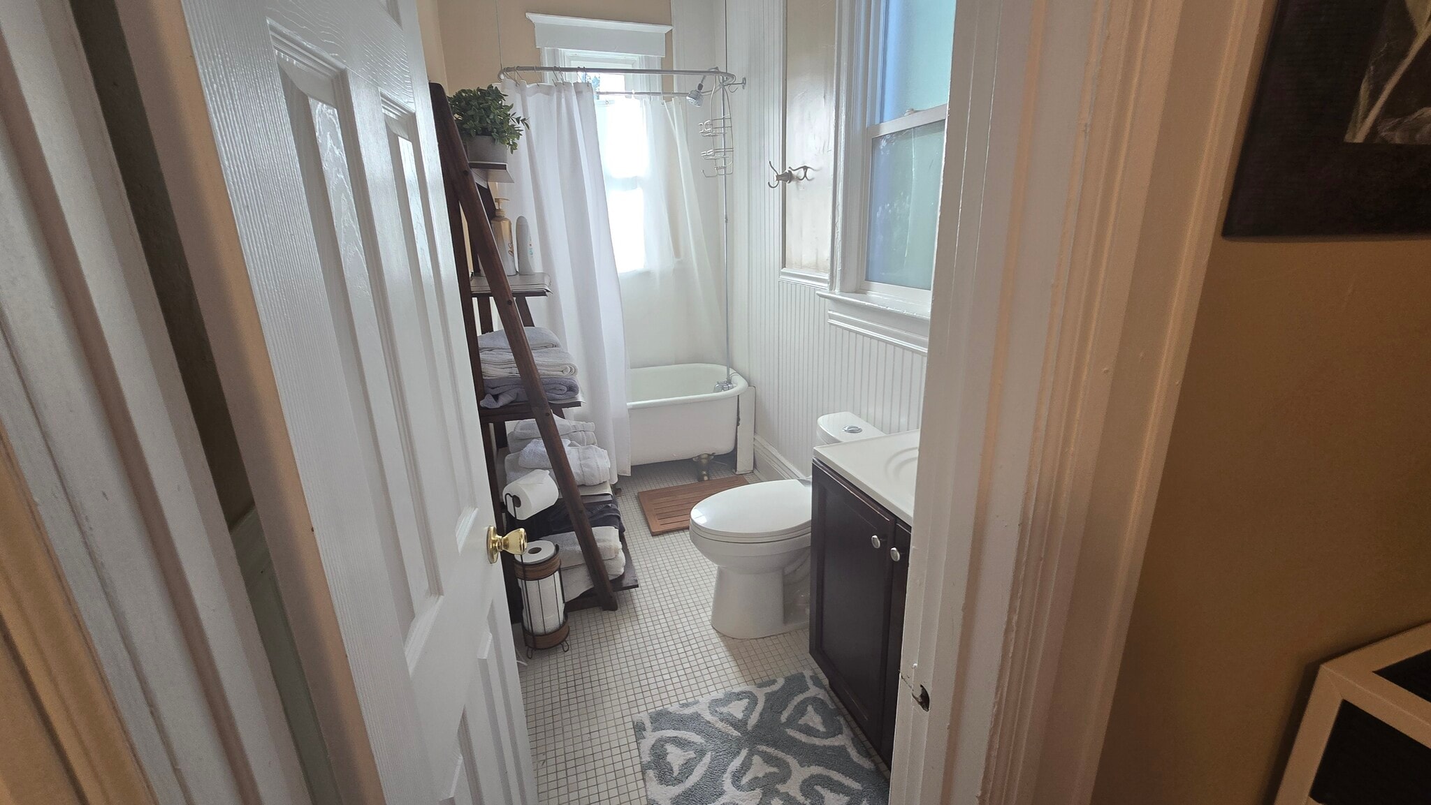 Building Photo - 210 S Logan St