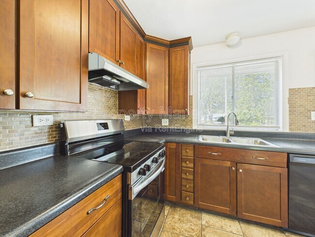 Building Photo - 7800 E 91 St