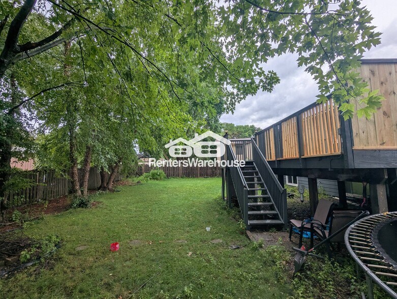 Building Photo - 1120 Westbury Cir