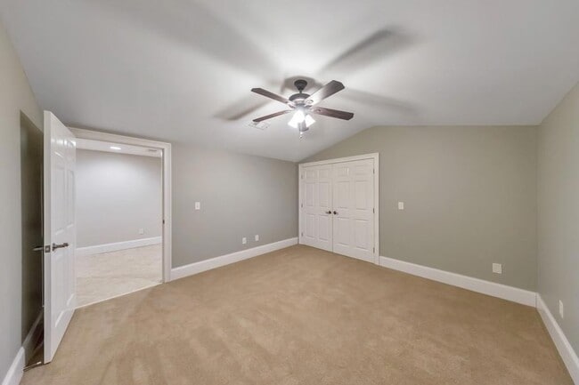 Building Photo - 11180 W Rd