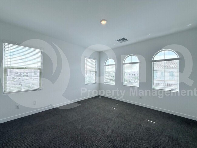 Building Photo - 4077 S Sabrina Dr