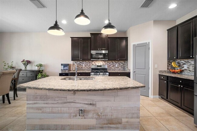 Building Photo - 6413 Triton Ln
