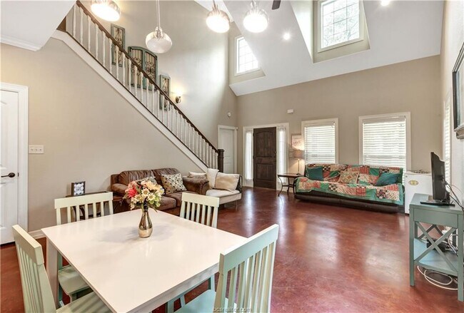 Building Photo - 1001 Welsh Ave