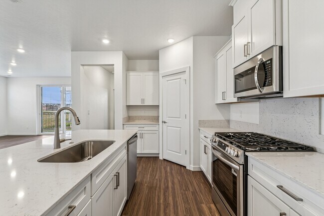 Building Photo - 8284 W Grey Alder Dr