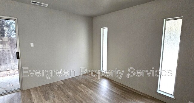 Building Photo - 5787 Haskell Ave