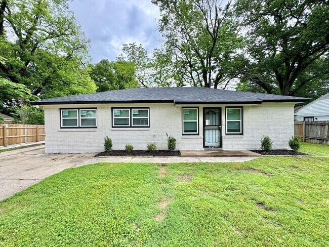 Primary Photo - 4062 Alpine Ave