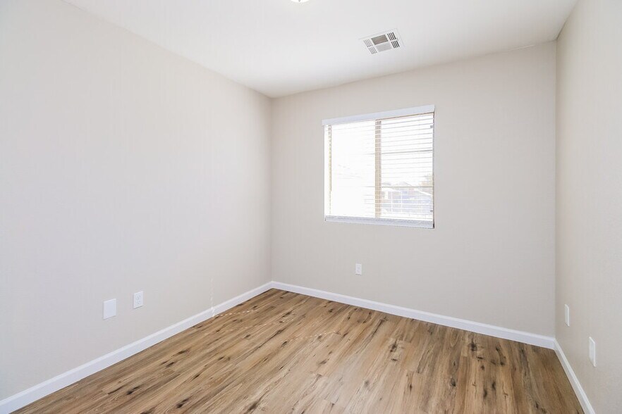 Building Photo - 1346 S Boulder St