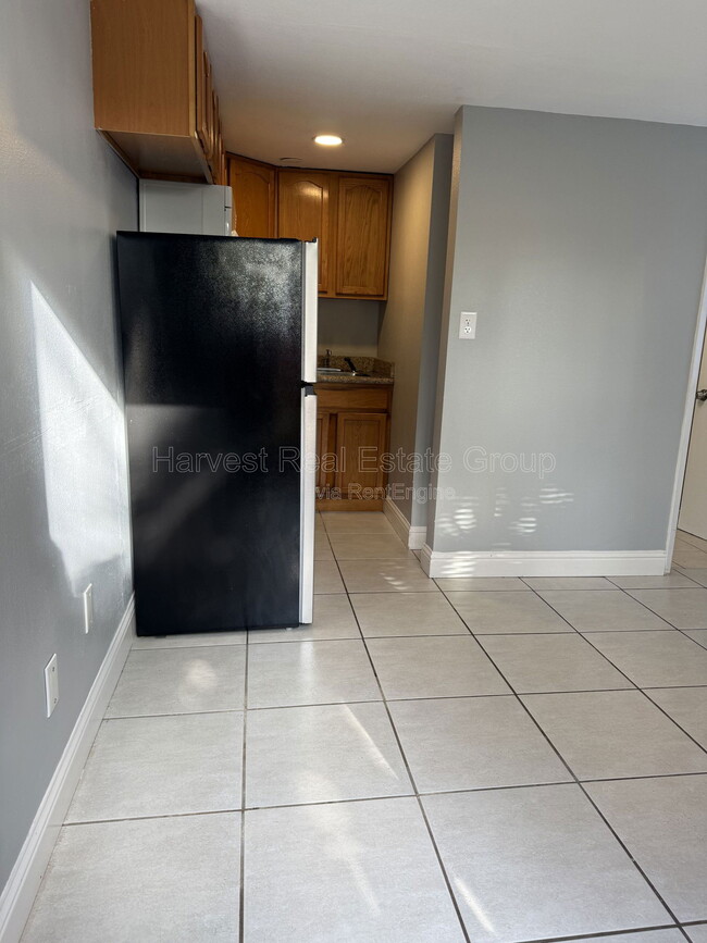 Building Photo - 2267 Huron Dr