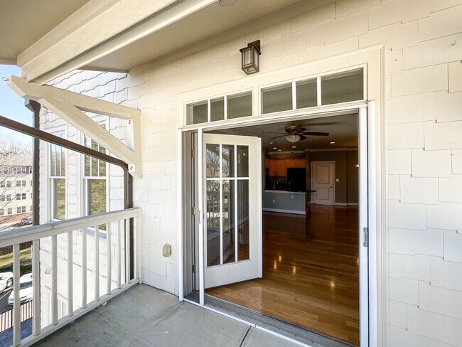 Building Photo - COMING SOON! Charlotte Living at Its Best! 2BR/2BA End Unit + Chef’s Kitchen & Water Included!