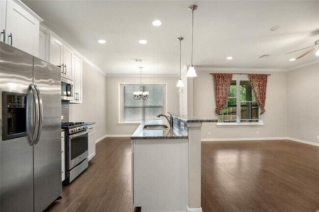 Building Photo - 13400 Briarwick Dr