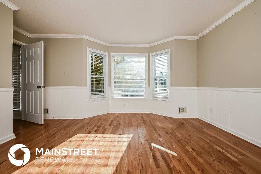 Building Photo - 310 Lakefront Dr