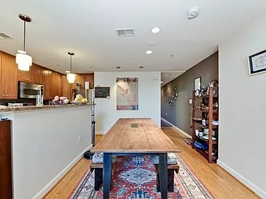 Building Photo - 602 Kentucky Ave SE