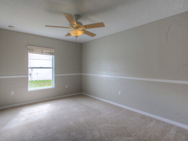 Building Photo - 744 Westcliffe Dr