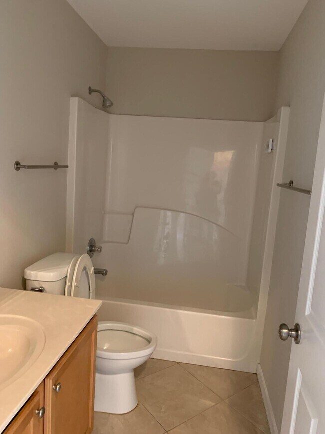 Building Photo - 4650 Windstarr Dr