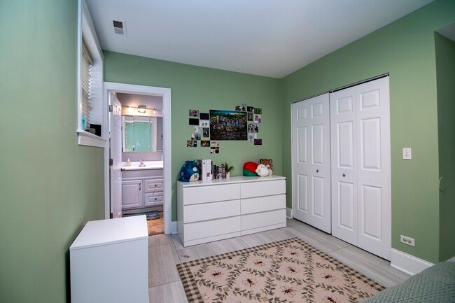 Building Photo - 1144 W Pratt Blvd