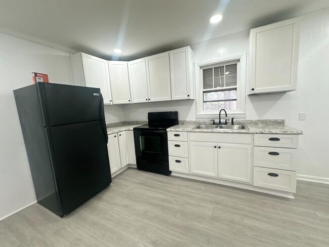 Building Photo - 138 Busha St