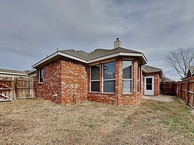 Building Photo - 818 Water Oak Dr