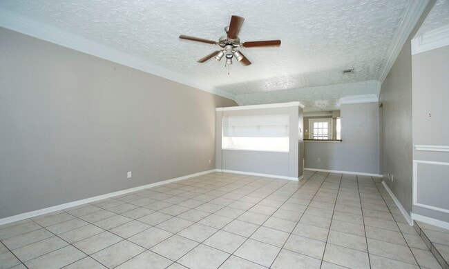 Building Photo - 21306 Park Run Dr