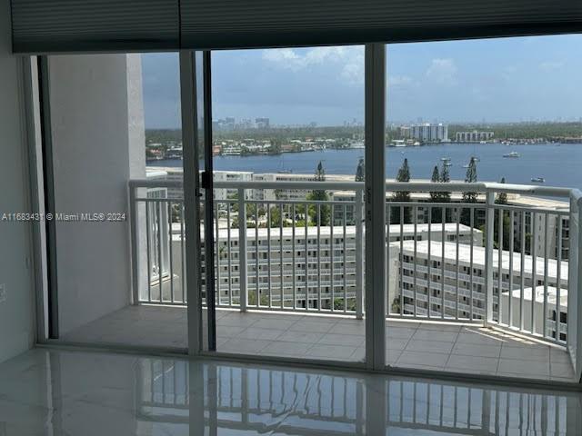 Building Photo - 18011 Biscayne Blvd