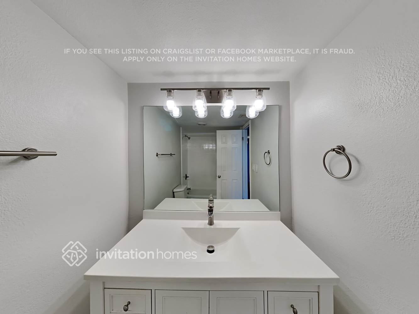 Building Photo - 2520 S Los Feliz Dr