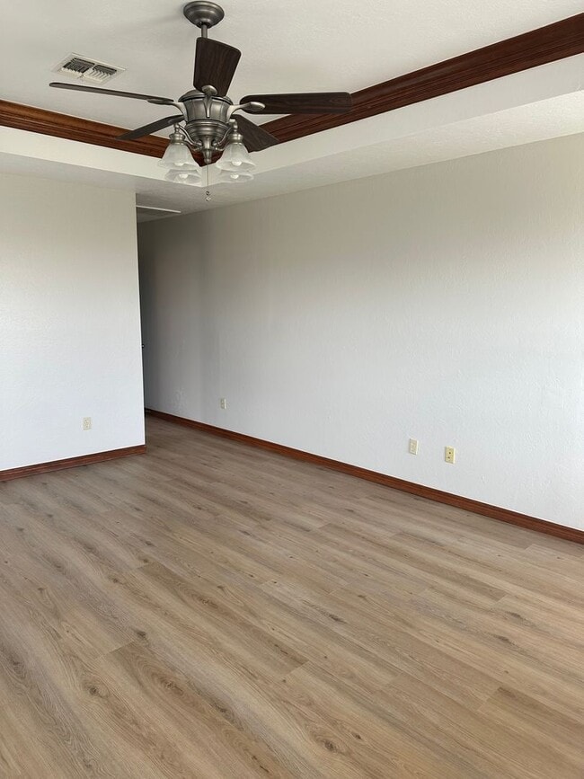 Building Photo - Great Home located in Dove Creek!$250.00 o...