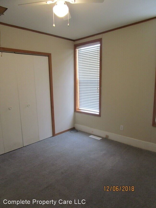 Building Photo - 2 br, 1 bath House - 2502 W. Godman Ave.