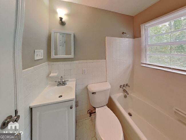 Building Photo - 5730 Deerfield Ln