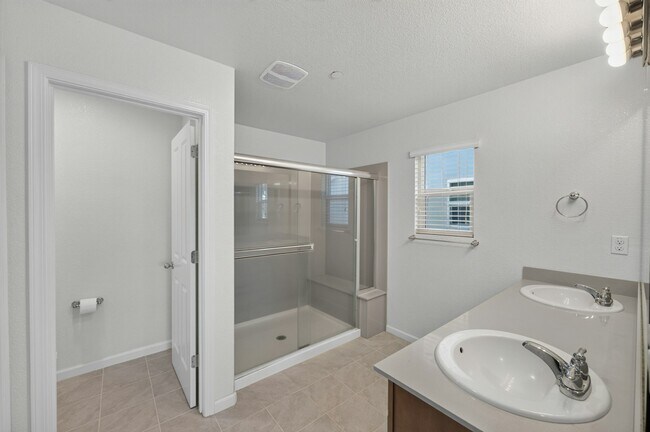 Building Photo - 3432 Bayou Way