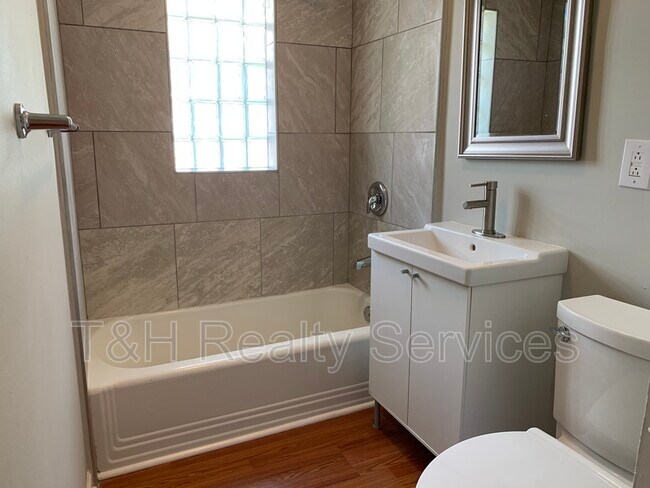Building Photo - 5166 Winthrop Ave