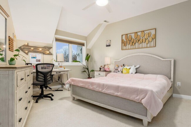 Building Photo - 4602 Sandwich Ct