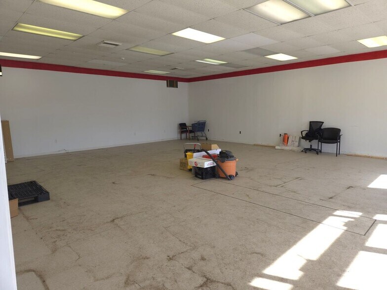 Building Photo - 65 E Bridge St