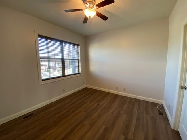 Building Photo - 5117 S Nettleton Ave