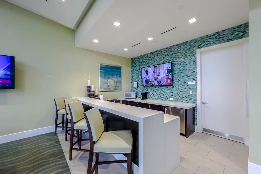 Building Photo - 7089 Edison Pl