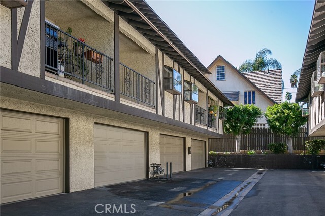 Building Photo - 402 El Centro St