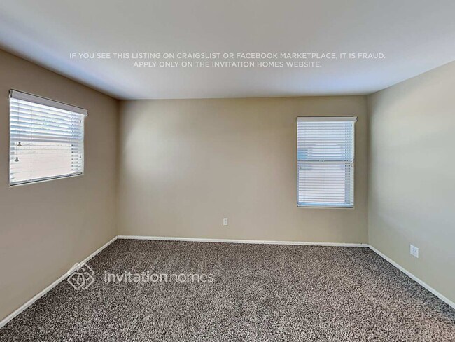 Building Photo - 865 S Pheasant Dr