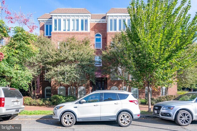 Building Photo - 1201 O St NW