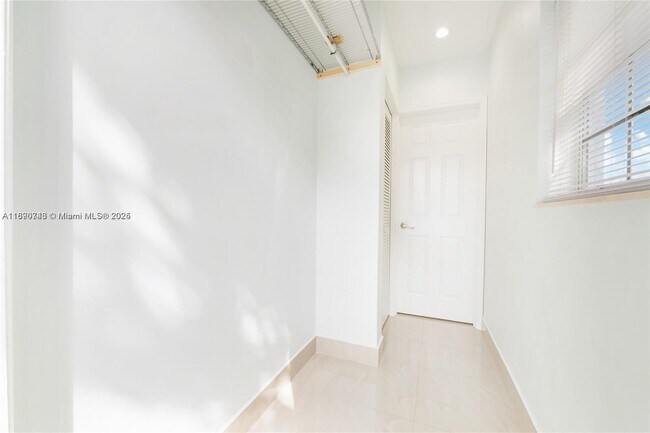 Building Photo - 11480 SW 42nd Terrace