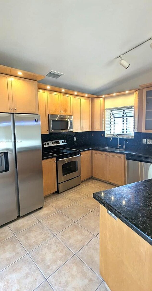 Building Photo - 10140 Torchwood Ave