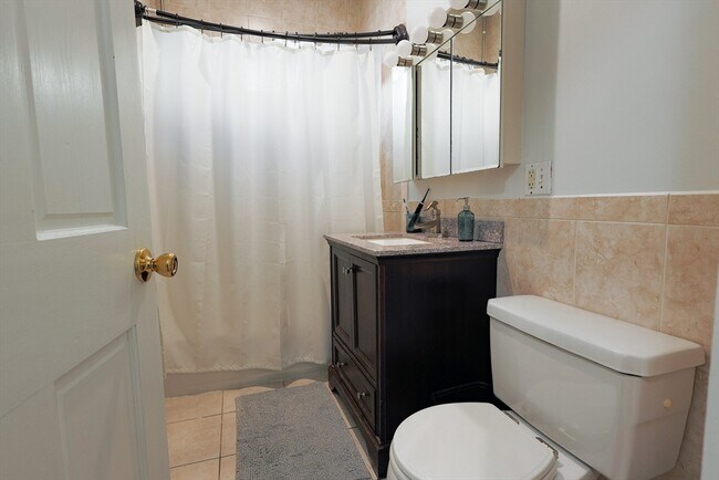 Building Photo - 7 Treadway Rd