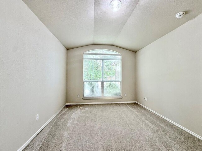 Building Photo - 314 Comal Run