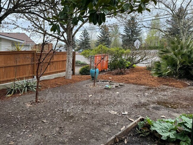 Building Photo - 2315 NW Circle Blvd