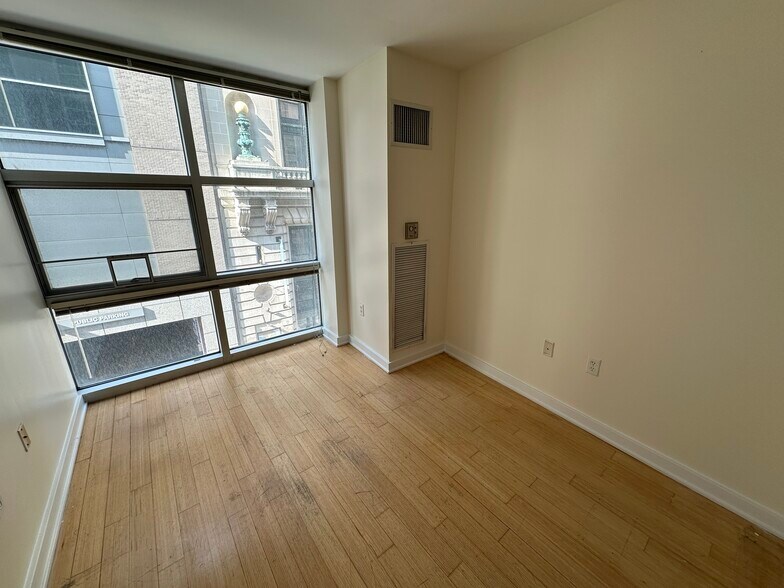 Building Photo - 32 Boylston St