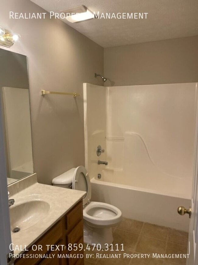 Building Photo - 303 Parker Pl