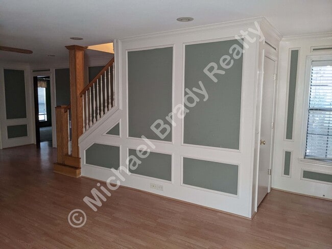Building Photo - Beautiful home