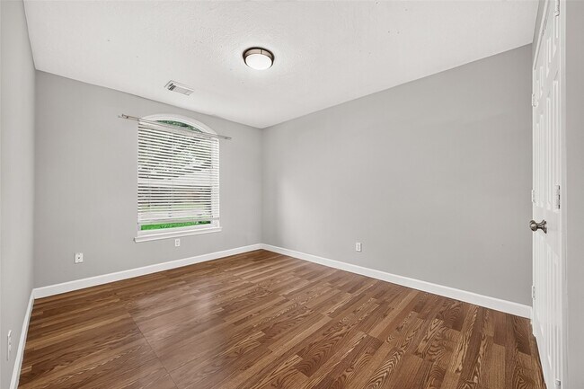 Building Photo - 1810 Ashton Village Dr